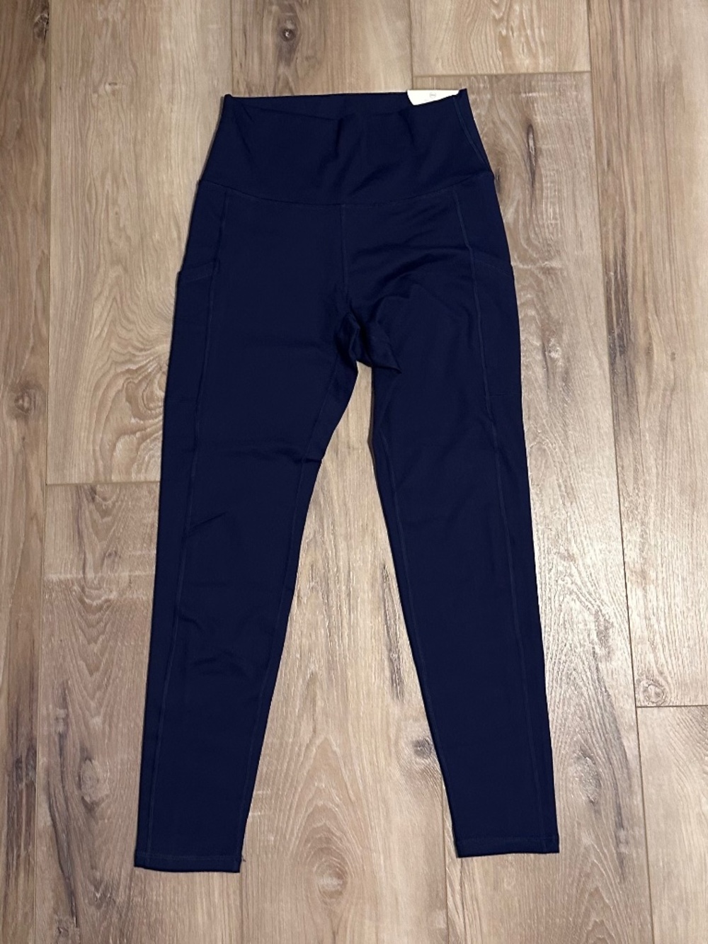 OFFLINE By Aerie The Hugger High Waisted Pocket Legging - NWT